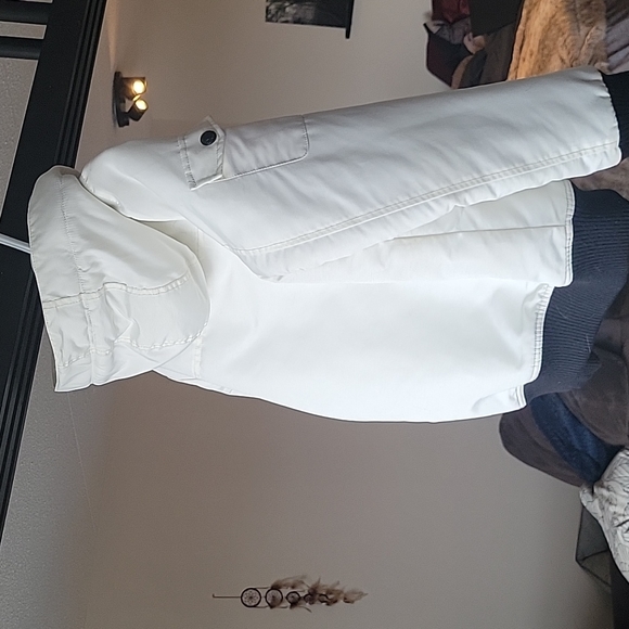 Beaver Canoe White Jacket - Picture 4 of 6